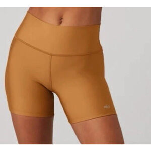 ALO YOGA AIRLIFT ENERGY SHORT TOFFEE COLOR SIZE XL NWT
